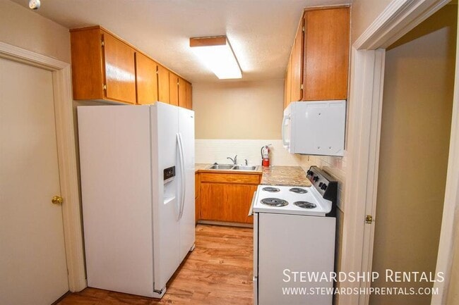 1827 Harris St in Eugene, OR - Building Photo - Building Photo