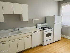 1903 W Argyle St-Unit -Apt 2 in Chicago, IL - Building Photo - Building Photo