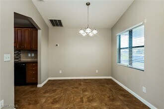 2821 NW 2nd St in Cape Coral, FL - Foto de edificio - Building Photo