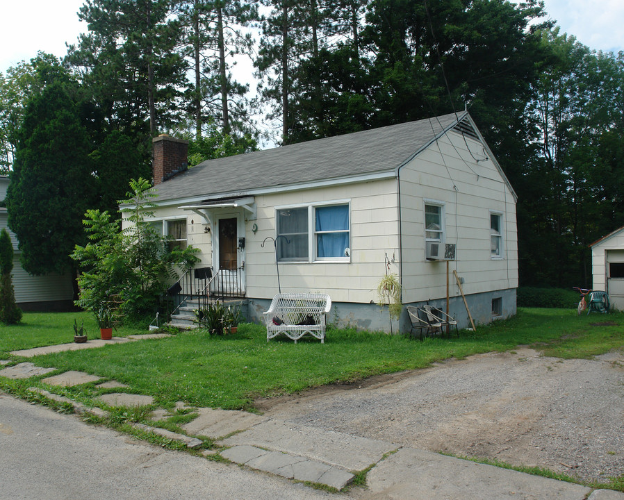 1 Pleasant Pl in Canajoharie, NY - Building Photo