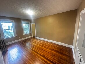 42 Calvin St, Unit 1L in Somerville, MA - Building Photo - Building Photo