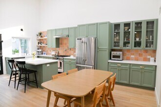 294 Calle Cuervo in San Clemente, CA - Building Photo - Building Photo