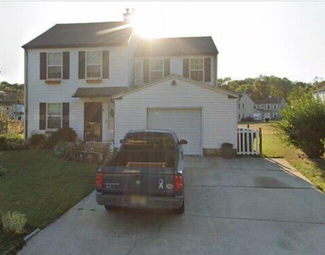 property at 8 Spar Dr