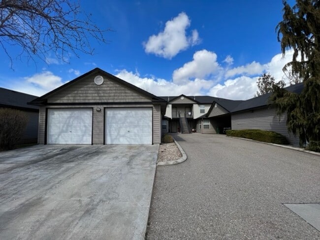 2944 W Marbeth Ct in Meridian, ID - Building Photo - Building Photo