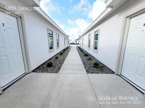 5805 Swallow Ave in Palmhurst, TX - Building Photo - Building Photo