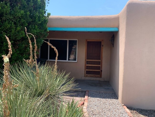 412 Cortez Pl in Santa Fe, NM - Building Photo - Building Photo