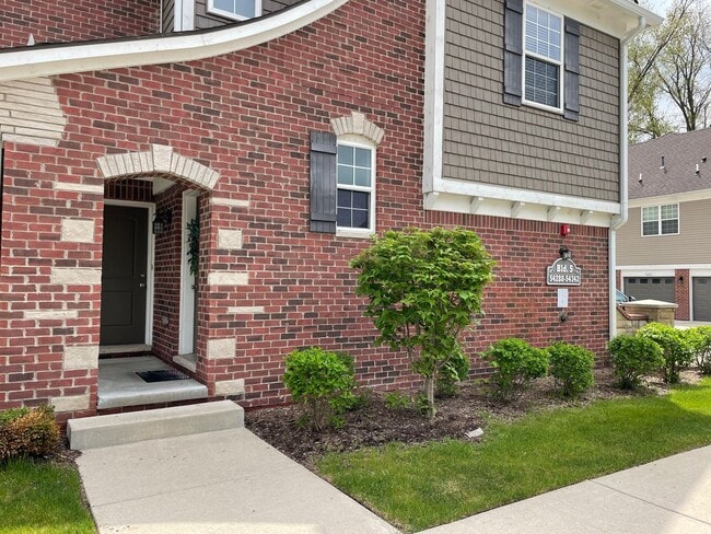 54247 Calusa Dr in Shelby Township, MI - Building Photo - Building Photo
