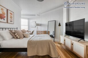 1284 Beacon St in Brookline, MA - Building Photo