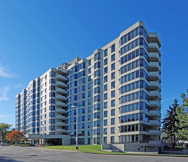 Meadowvale Green in St Catharines, ON - Building Photo - Building Photo