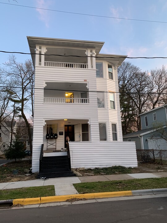 1123 Elizabeth St, Unit APT2 in Madison, WI - Foto de edificio