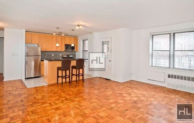 665 Thwaites Pl, Unit 1T