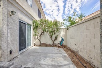 7922 Lonette Ave in Las Vegas, NV - Building Photo - Building Photo