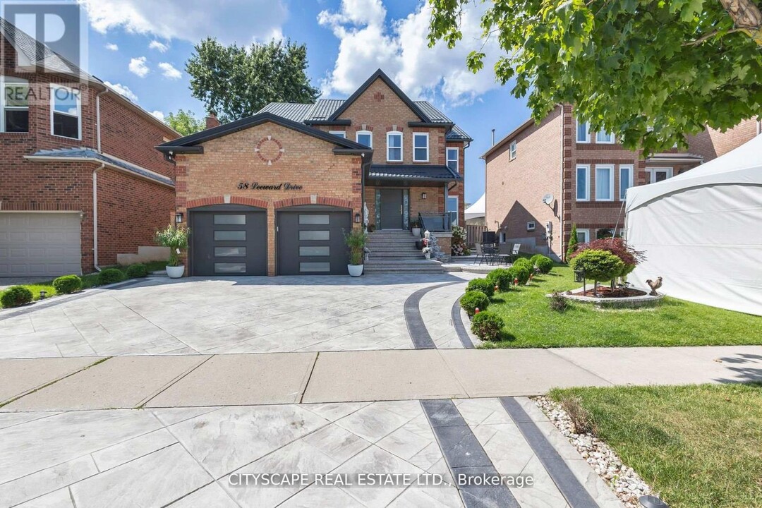 58 Leeward Dr in Brampton, ON - Building Photo