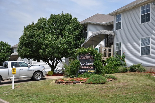 Peachtree Apartments in Webb City, MO - Foto de edificio - Building Photo