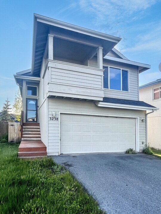 3238 Aquarius Cir in Anchorage, AK - Building Photo