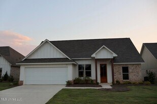 113 Southern Oak Wy in Canton, MS - Building Photo