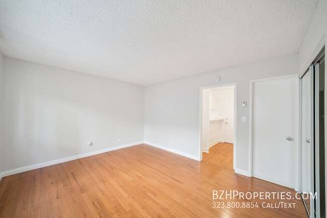 property at 7545 Hampton Ave
