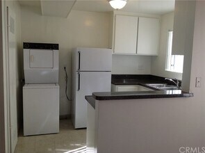 1567 Stanton Pl-Unit -2 in Long Beach, CA - Foto de edificio - Building Photo