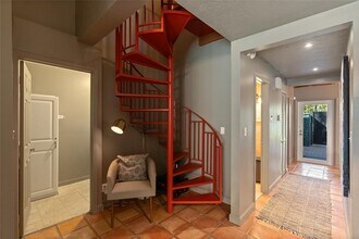 228 NE 16th Ter in Fort Lauderdale, FL - Foto de edificio - Building Photo