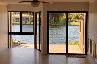 797 S Riverside Dr in Pompano Beach, FL - Building Photo