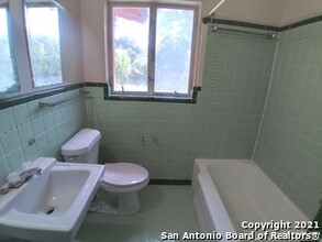 538 Dresden Dr in San Antonio, TX - Building Photo - Building Photo