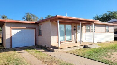 506 55th St in Lubbock, TX - Foto de edificio - Building Photo