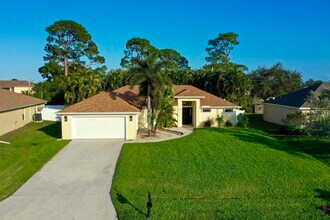 4209 SW McClellen St in Port St. Lucie, FL - Building Photo - Building Photo