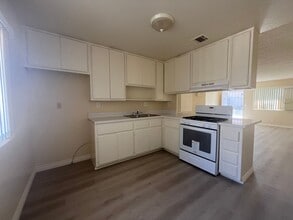 15378 Sequoia St in Hesperia, CA - Building Photo - Building Photo