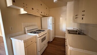 1433 W 84th Pl in Los Angeles, CA - Building Photo