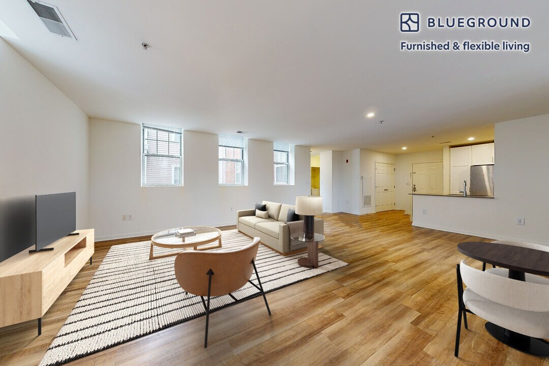 1000 Main Campus Dr in Lexington, MA - Building Photo