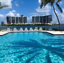 3115 NE 184th St in Aventura, FL - Building Photo