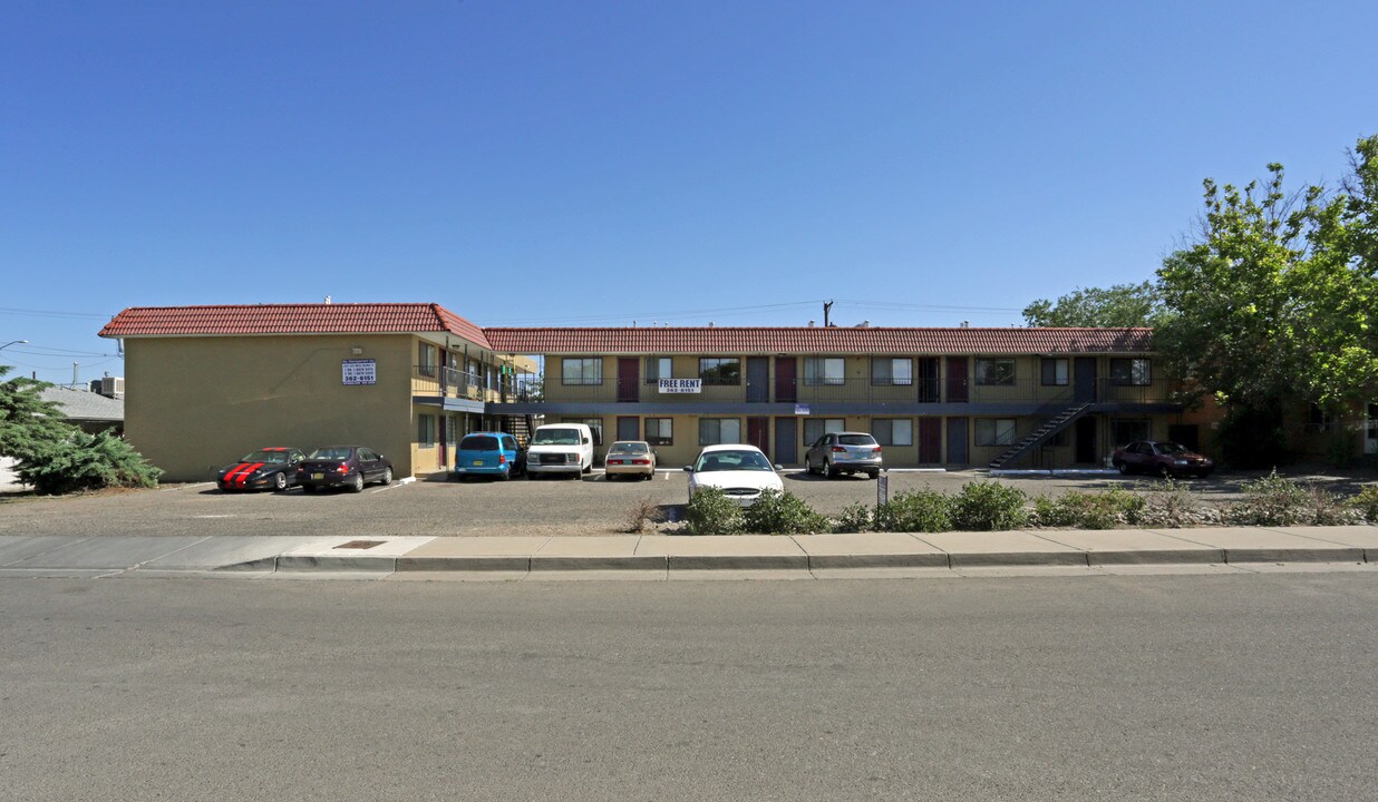 Mesa Grande Apt Complex in Albuquerque, NM - Foto de edificio