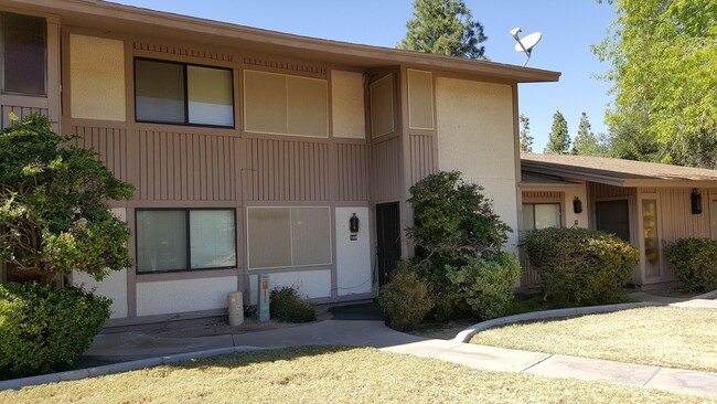 1550 N Stapley Dr in Mesa, AZ - Foto de edificio - Building Photo