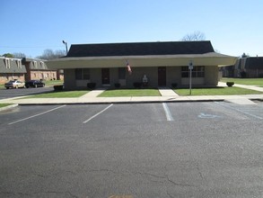 Selma Square Apartments in Selma, AL - Building Photo - Building Photo