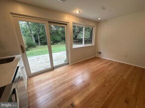 11613 Piney Lodge Rd in North Potomac, MD - Building Photo - Building Photo