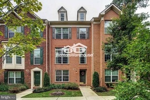 338 Quarterdeck Alley in Annapolis, MD - Building Photo