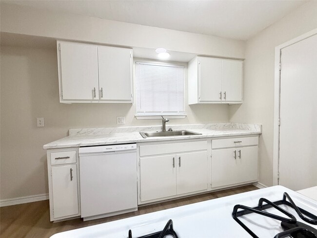 2400 5th St in Bay City, TX - Building Photo - Building Photo