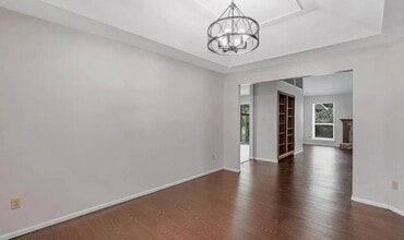 1045 Sprinters Row Dr in Florissant, MO - Building Photo - Building Photo