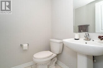 111 Gore Ct in Milton, ON - Building Photo - Building Photo