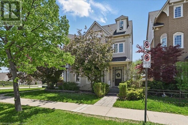 property at 180 Glenashton Dr