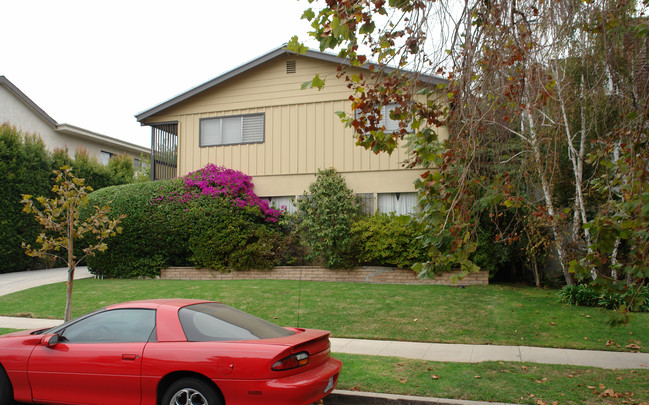 1612 Greenfield Ave in Los Angeles, CA - Building Photo - Building Photo