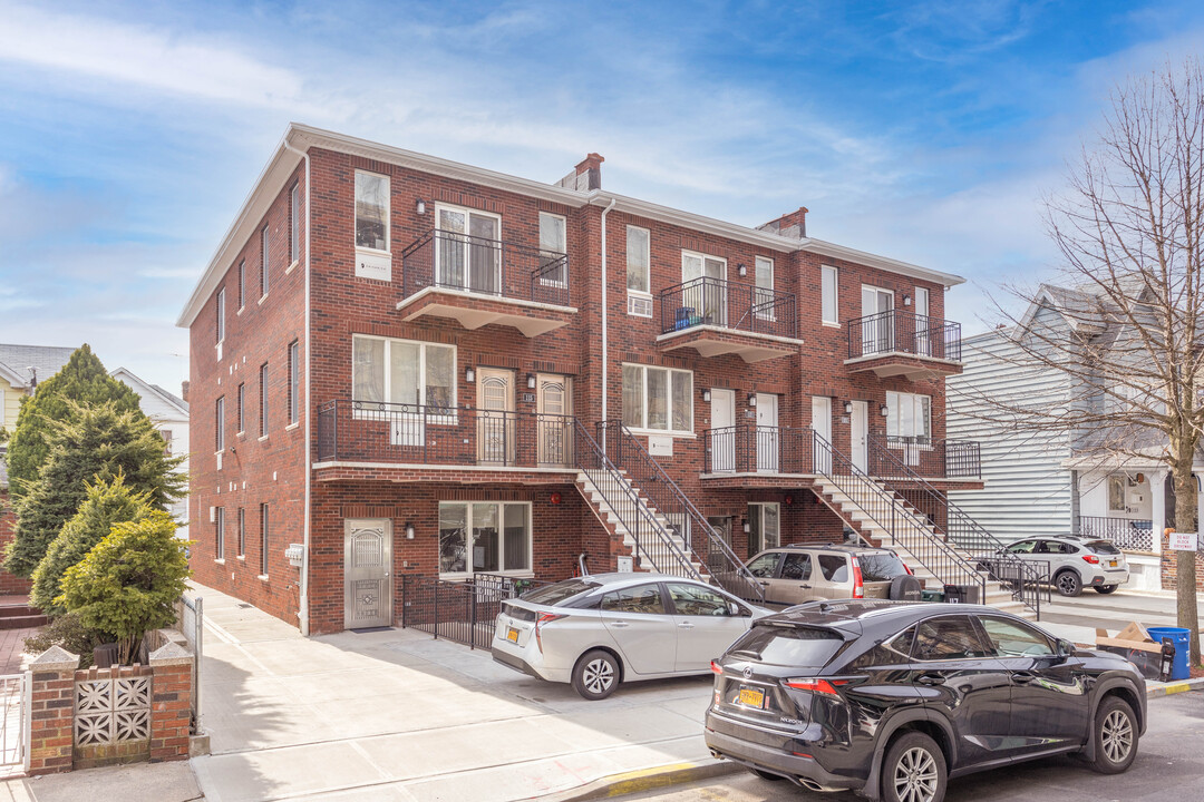 115-121 Bay 23rd St in Brooklyn, NY - Building Photo