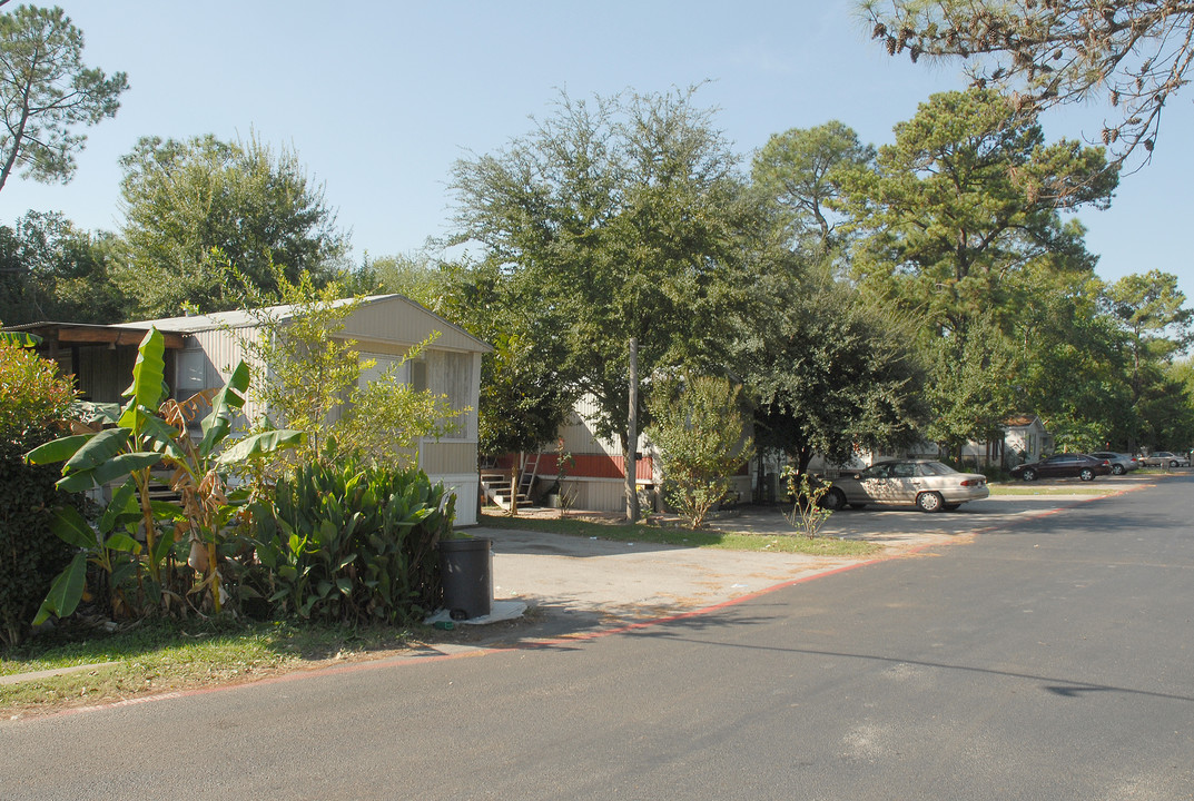 The Windfern Mobile Home Park in Houston, TX - Foto de edificio