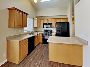 1139 N 750 W in Clinton, UT - Foto de edificio - Building Photo