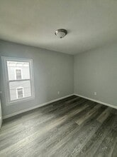 64 Thompson St in Springfield, MA - Building Photo - Building Photo