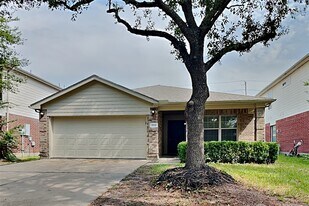 17330 Shadow Ledge Dr in Houston, TX - Building Photo