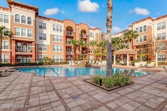 10435 Midtown Pky in Jacksonville, FL - Foto de edificio - Building Photo