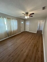 19 Byron Ellinor Dr in Ormond Beach, FL - Foto de edificio - Building Photo