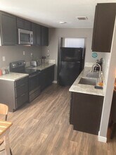 7219 Shady Arbor Ln in Houston, TX - Foto de edificio - Building Photo