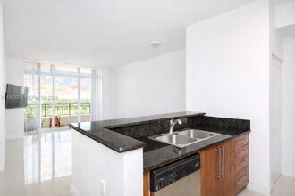 3232 Coral Wy in Miami, FL - Building Photo - Building Photo